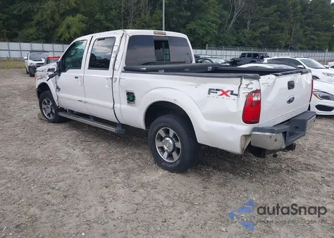 2011 Ford F-250 Lariat z USA, uszkodzony, nr VIN 1FT7W2BT1BEB64699